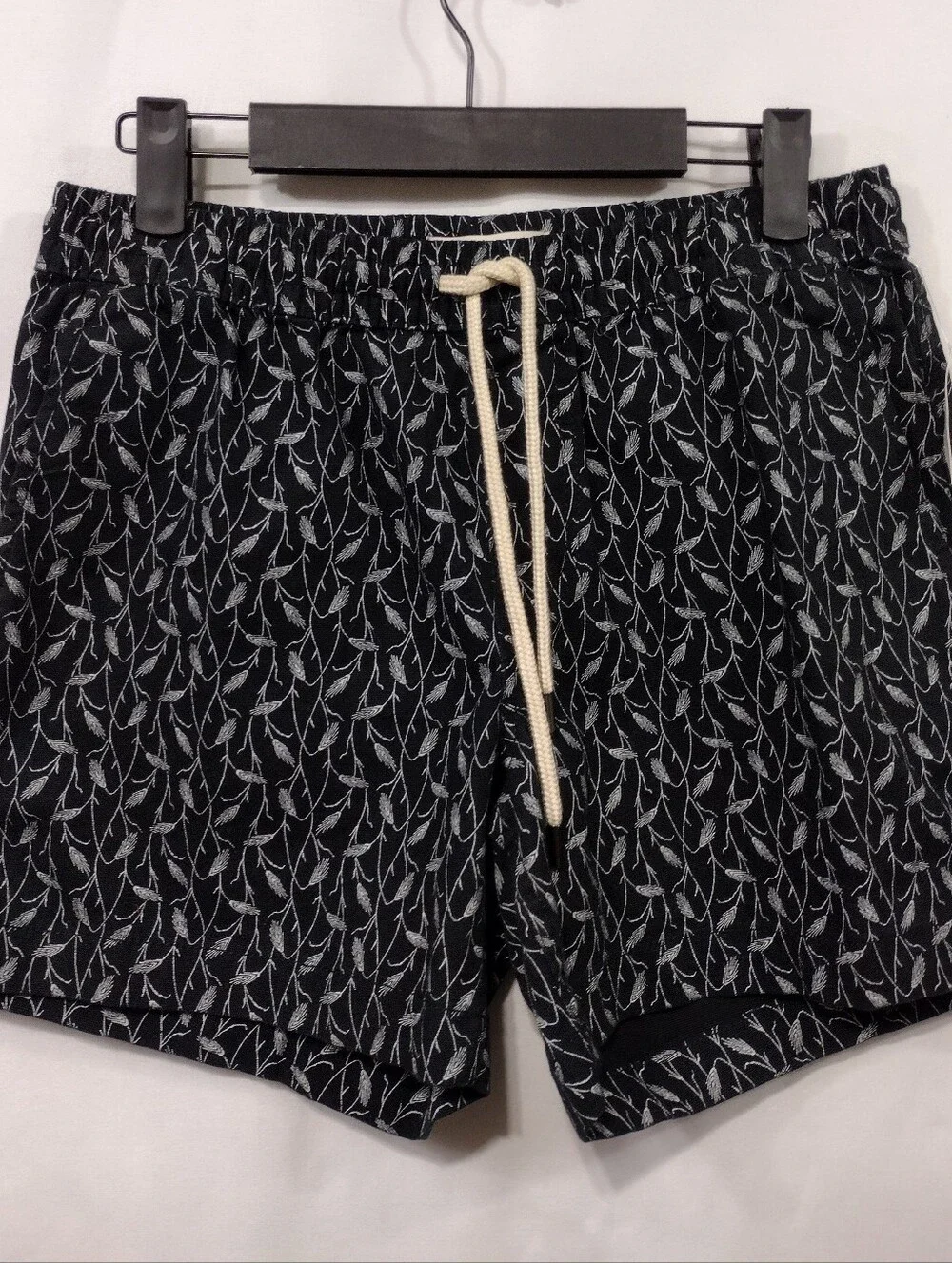 NWT Goodthreads Patterned Shorts with Drawstring Mens XS Black Outdoor Sporty